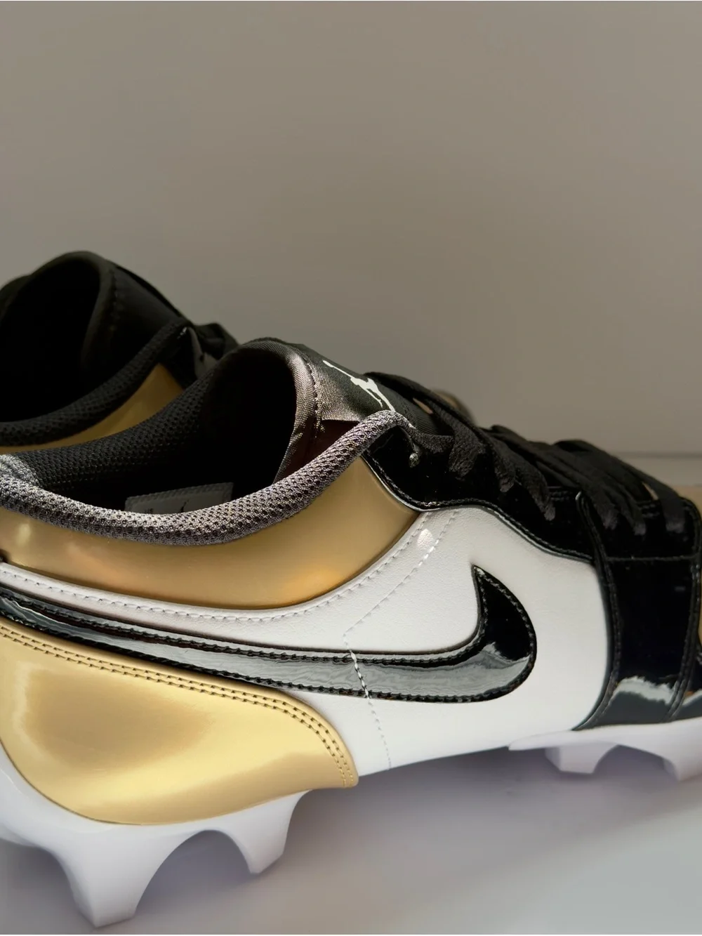 Nike Air Jordan 1 Low TD Gold Black Men’s Football Cleats Size 10